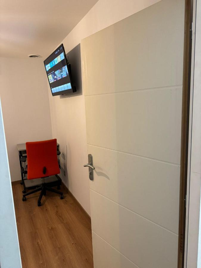 Chambre Privee/Climatisee+Tv /Petit Dejeuner Inclu/Tout Confort Νεβέρ Εξωτερικό φωτογραφία
