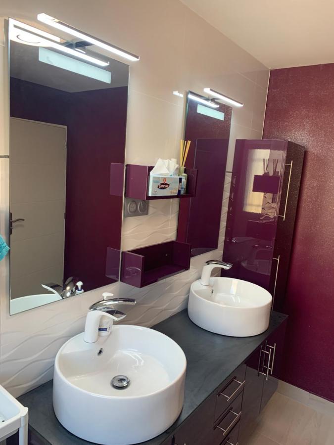 Chambre Privee/Climatisee+Tv /Petit Dejeuner Inclu/Tout Confort Νεβέρ Εξωτερικό φωτογραφία