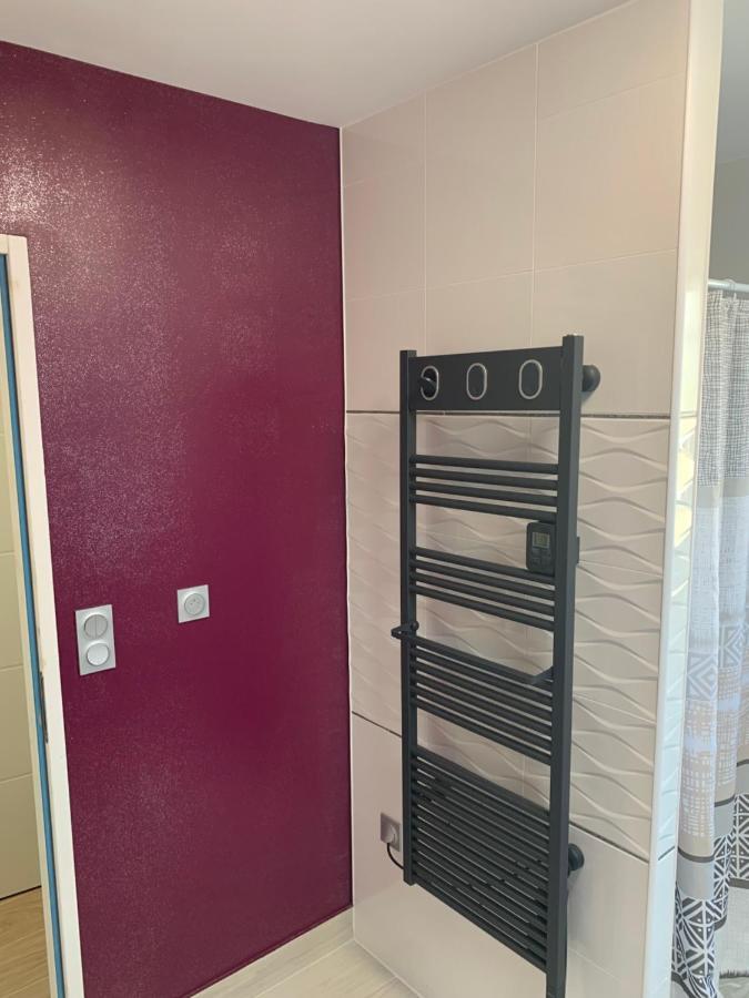 Chambre Privee/Climatisee+Tv /Petit Dejeuner Inclu/Tout Confort Νεβέρ Εξωτερικό φωτογραφία