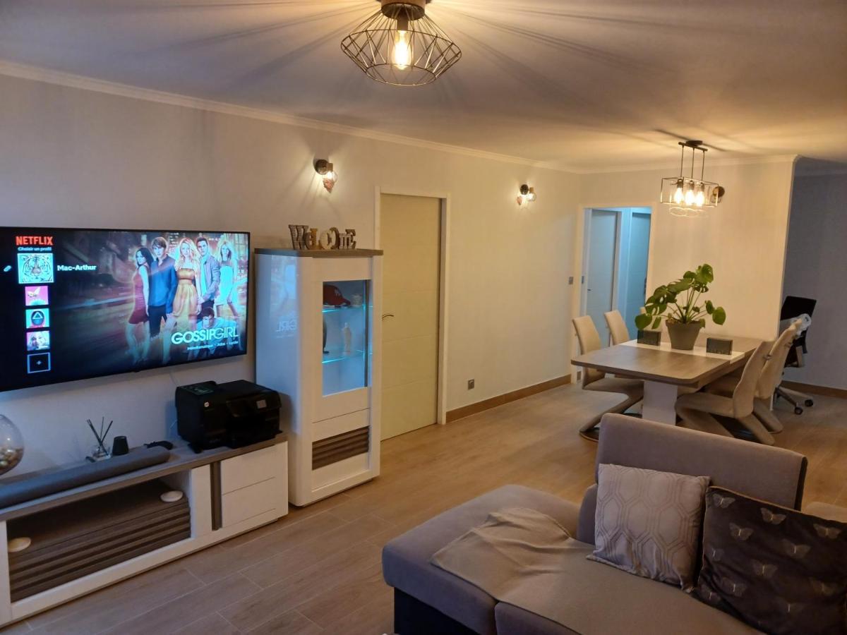 Chambre Privee/Climatisee+Tv /Petit Dejeuner Inclu/Tout Confort Νεβέρ Εξωτερικό φωτογραφία