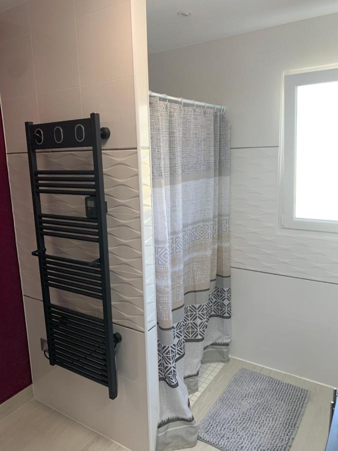 Chambre Privee/Climatisee+Tv /Petit Dejeuner Inclu/Tout Confort Νεβέρ Εξωτερικό φωτογραφία