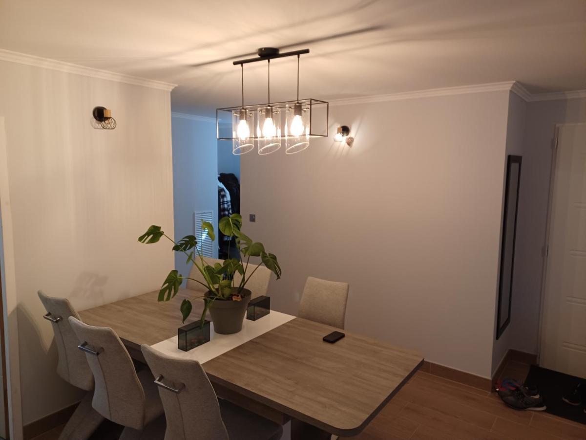 Chambre Privee/Climatisee+Tv /Petit Dejeuner Inclu/Tout Confort Νεβέρ Εξωτερικό φωτογραφία