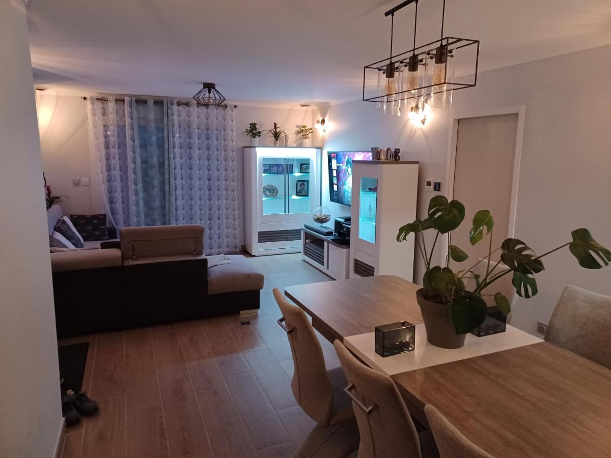 Chambre Privee/Climatisee+Tv /Petit Dejeuner Inclu/Tout Confort Νεβέρ Εξωτερικό φωτογραφία