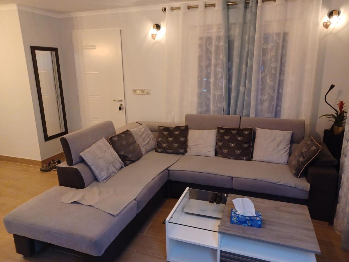 Chambre Privee/Climatisee+Tv /Petit Dejeuner Inclu/Tout Confort Νεβέρ Εξωτερικό φωτογραφία