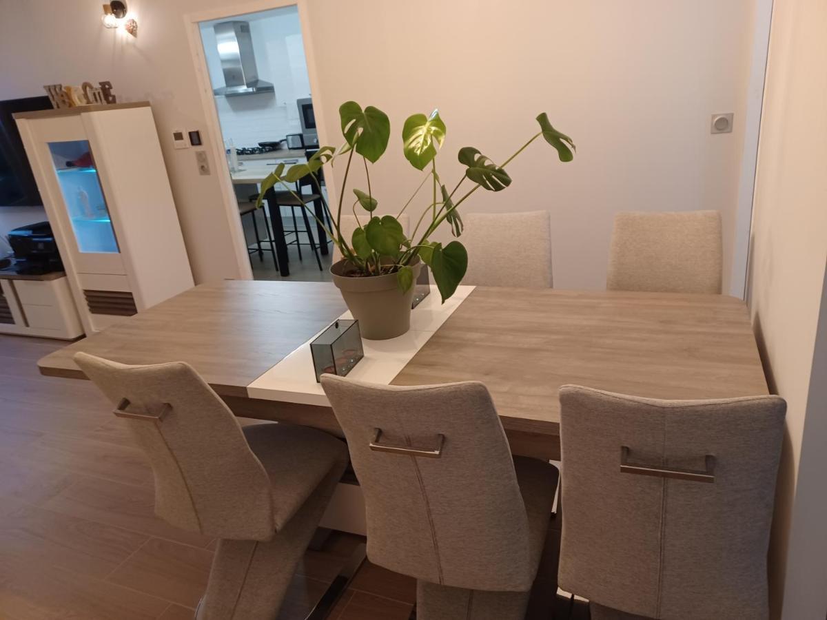 Chambre Privee/Climatisee+Tv /Petit Dejeuner Inclu/Tout Confort Νεβέρ Εξωτερικό φωτογραφία